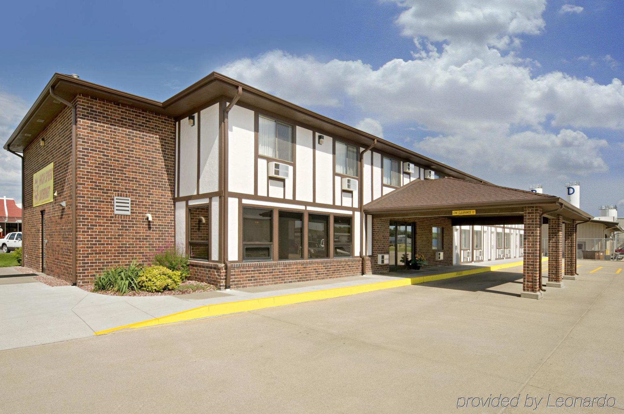 Boarders Inn & Suites By Cobblestone Hotels - 브로큰보우 외부 사진